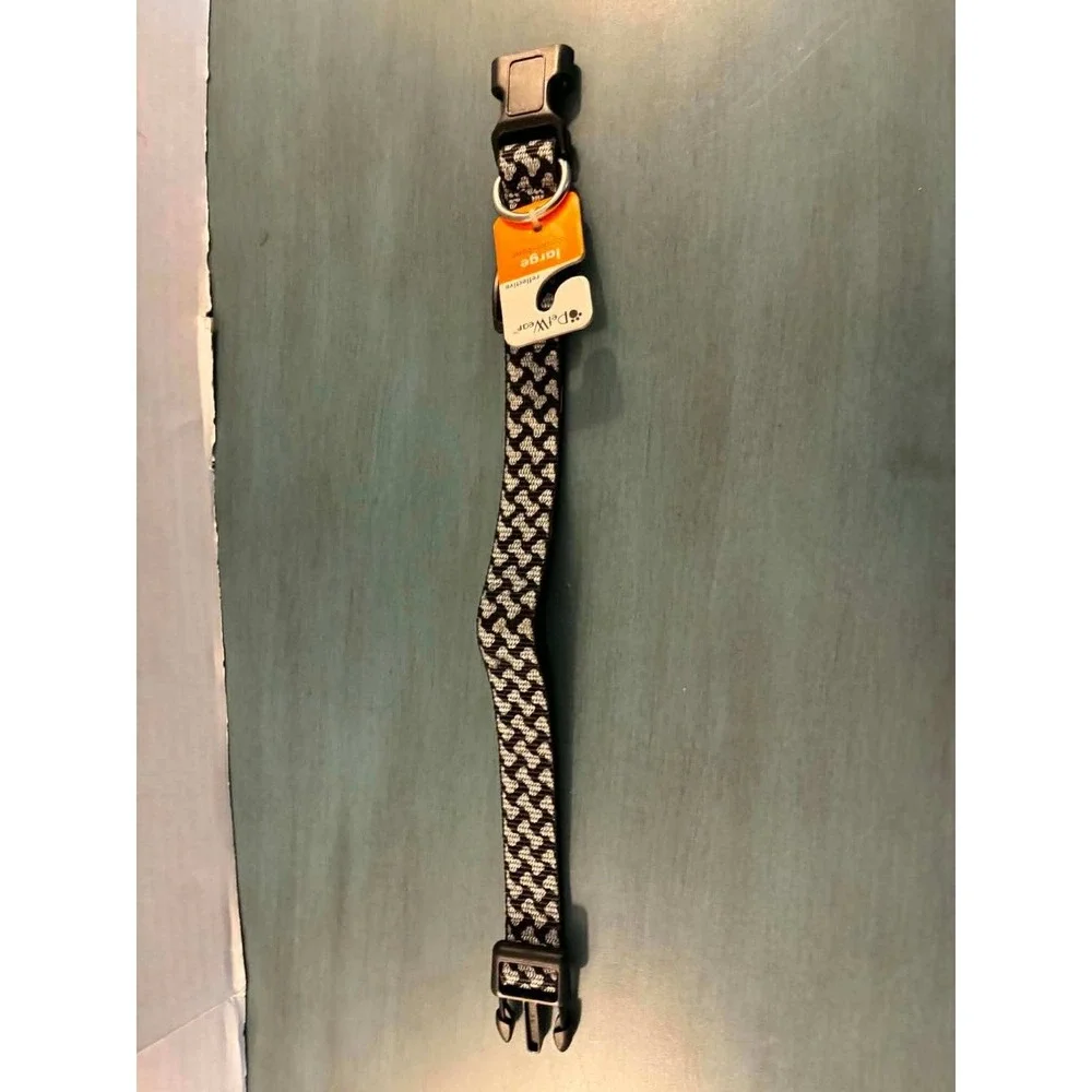 PetWear Dog Collar Large Black New Reflective Bone Pattern 15-26in 48760